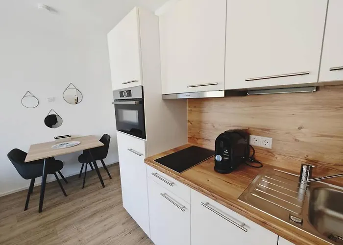 Ticasa Palms Zentral-Outlet-Smarttv-Aufzug-Stylisch-Unique