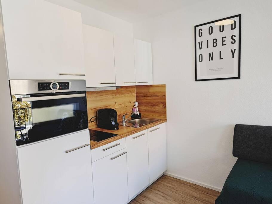 Ticasa Palms Zentral-outlet-smarttv-aufzug-stylisch-unique Apartment Metzingen (Tubingen)